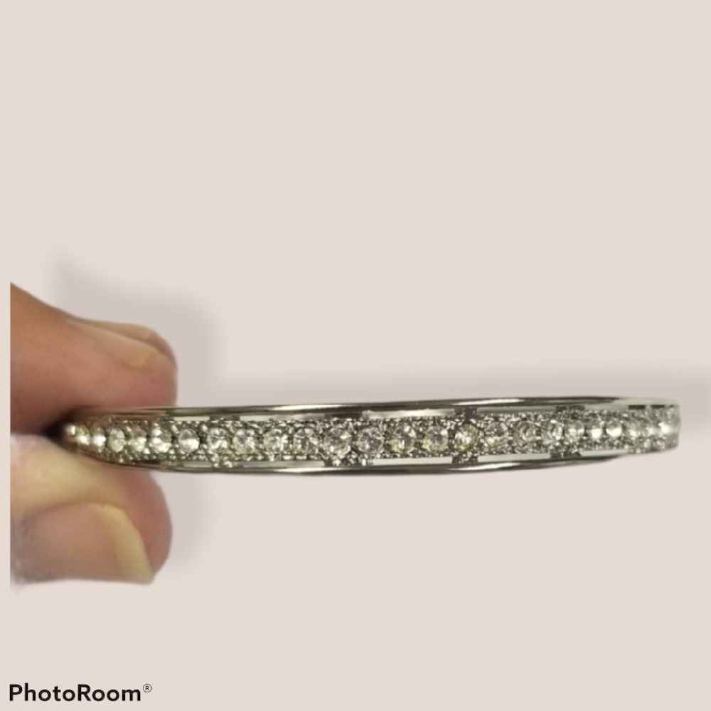 💥2/$30💥 Women's Rhinestone Bangle - Picture 4 of 4